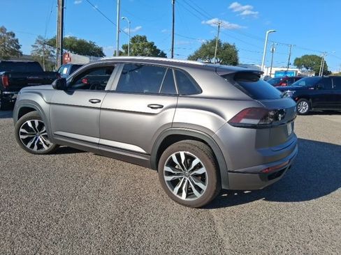 Used 2020 Volkswagen Atlas Cross Sport SEL R-Line AWD/4WD image 3