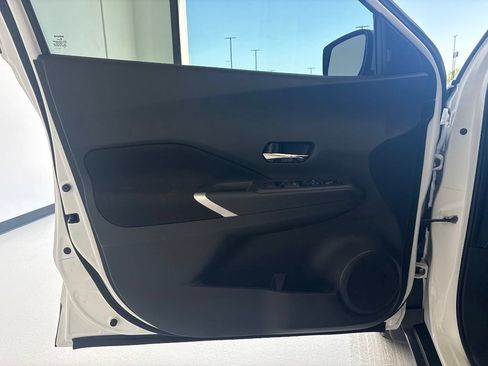 Used 2023 Nissan Kicks SV FWD image 23