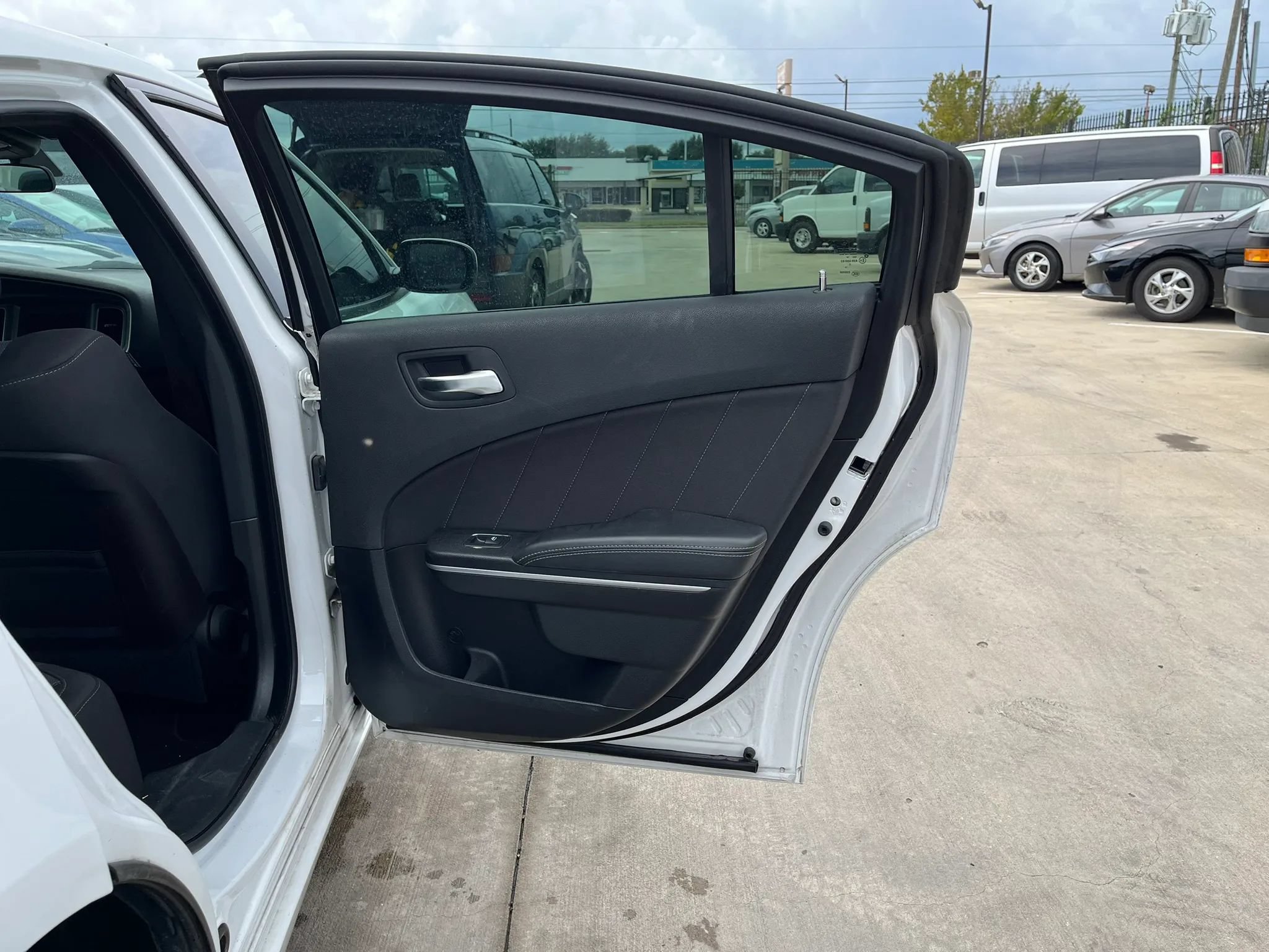 Used 2019 Dodge Charger SXT RWD image 34