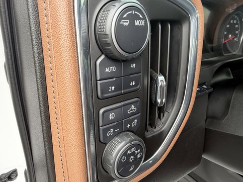 Used 2021 Chevrolet Silverado 1500 High Country w/ Technology Package image 20