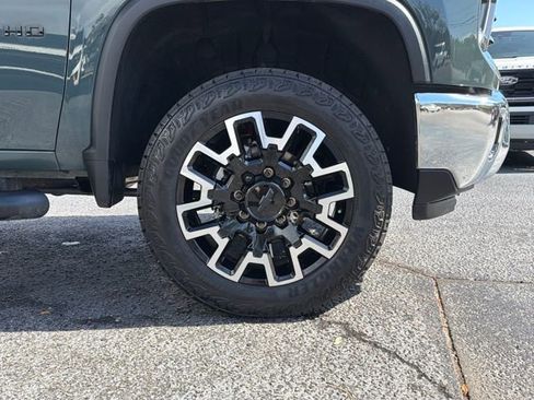 Used 2026 Chevrolet Silverado 2500 LTZ w/ LTZ Convenience Package image 32