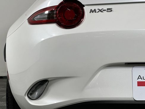 Used 2022 MAZDA MX-5 Miata Grand Touring w/ Weather Package image 16
