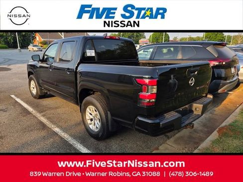 Used 2024 Nissan Frontier SV RWD image 6