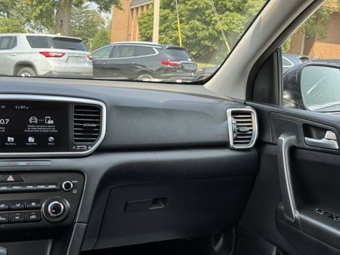 Used 2022 Kia Sportage LX image 25