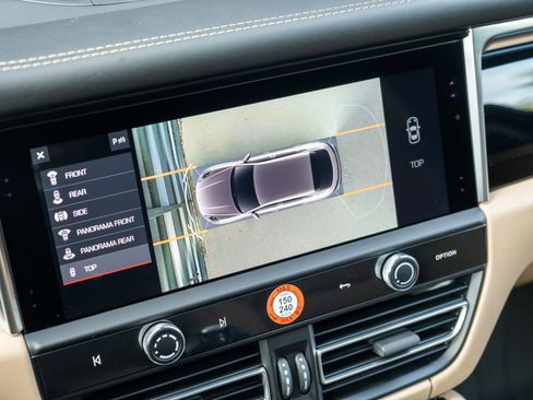 Used 2026 Porsche Macan image 32