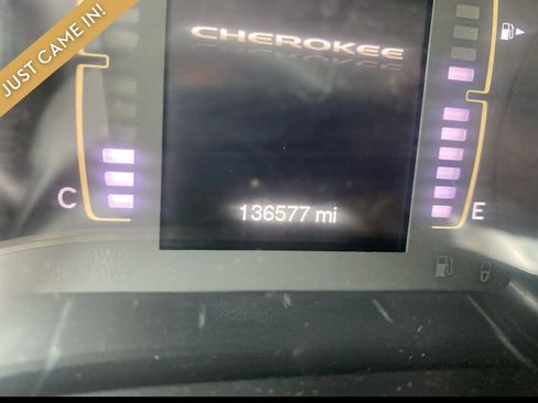 Used 2014 Jeep Cherokee Latitude w/ Comfort/Convenience Group AWD/4WD image 5