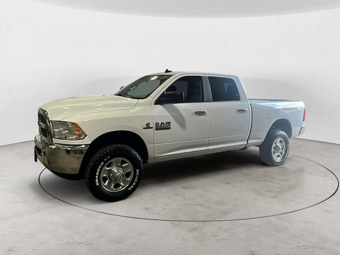 Used 2018 RAM 2500 SLT AWD/4WD image 3