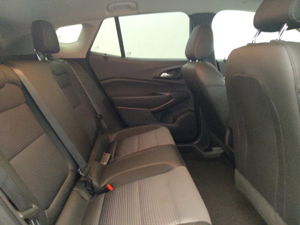 Used 2025 Chevrolet Trax LT FWD image 19