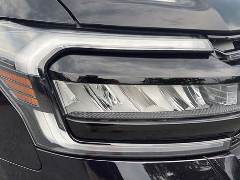 Used 2023 Ford Expedition Max Limited AWD/4WD image 28