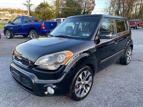 Used 2013 Kia Soul ! image 2