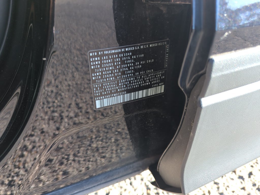 Used 2023 Volkswagen Tiguan SE w/ Panoramic Sunroof Package FWD image 40