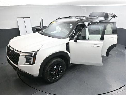 Used 2025 Nissan Armada PRO-4X image 36