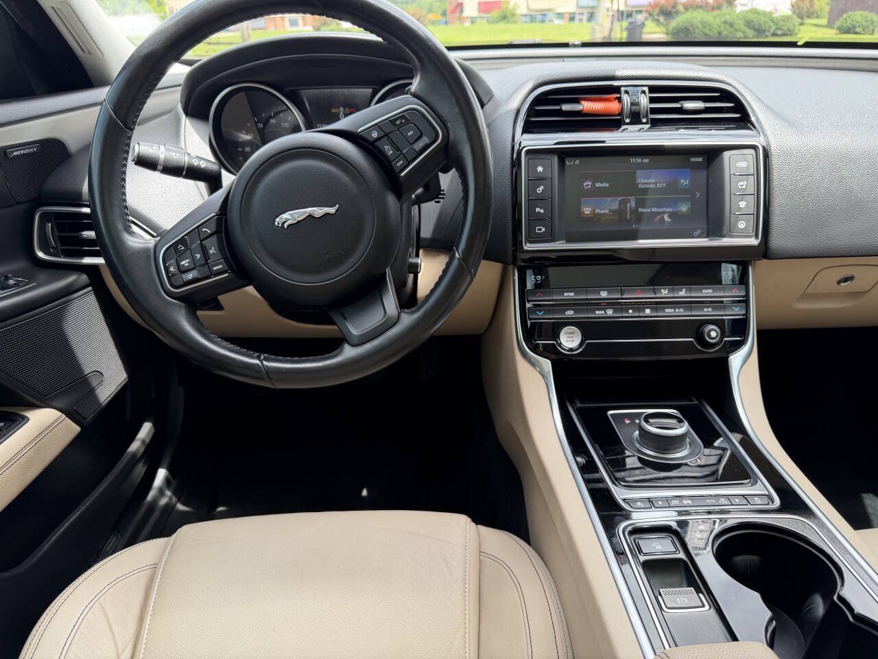 Used 2017 Jaguar XE Prestige RWD image 10