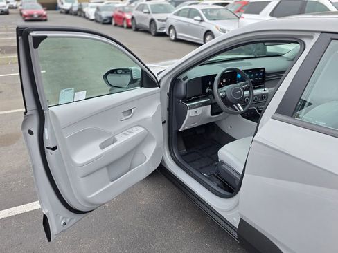Certified 2025 Hyundai Kona SE FWD image 37