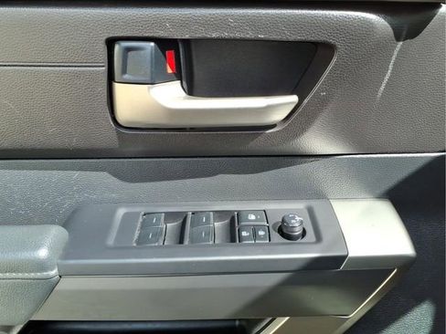 Used 2022 Toyota Tundra SR5 w/ SR5 Premium Package image 11