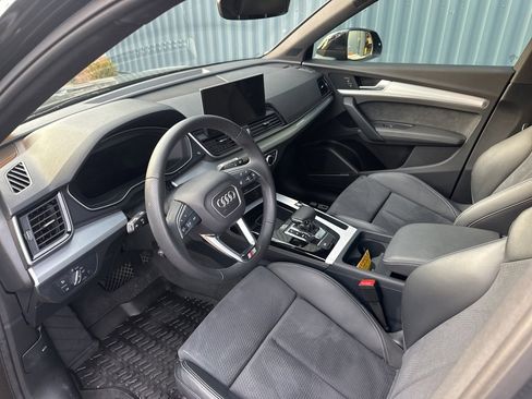 Used 2024 Audi Q5 e Premium Plus w/ Premium Plus Package image 13