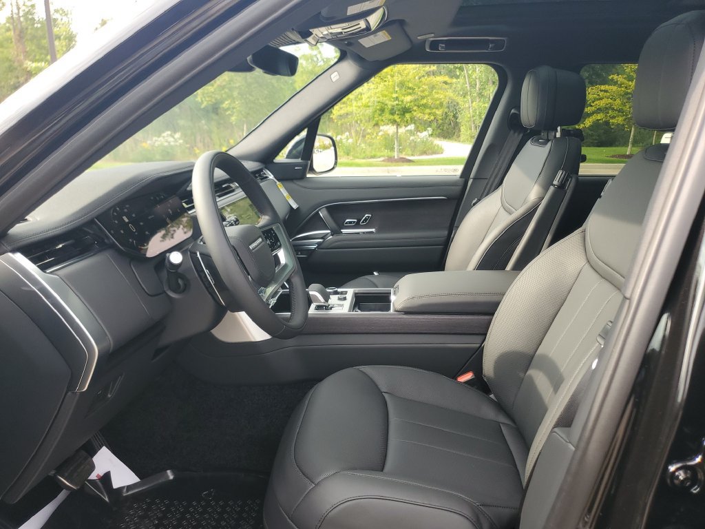 New 2027 Land Rover Range Rover Long Wheelbase SE AWD/4WD image 12