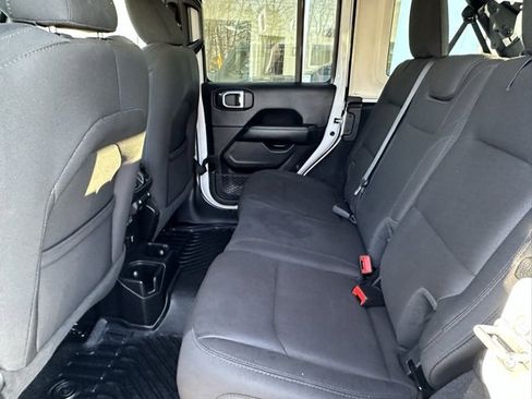 Used 2020 Jeep Wrangler Unlimited Sahara w/ Uconnect 4C Nav & Sound Group image 19