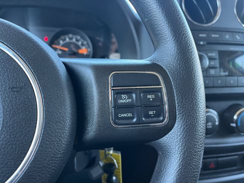 Used 2016 Jeep Patriot Sport image 18