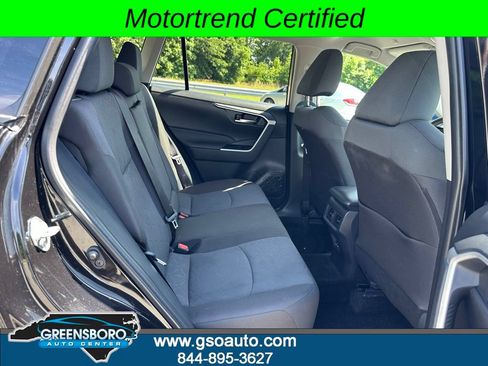 Used 2025 Toyota RAV4 XLE FWD image 18