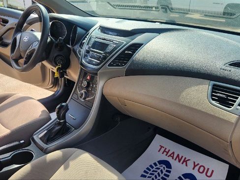 Used 2014 Hyundai Elantra SE image 8
