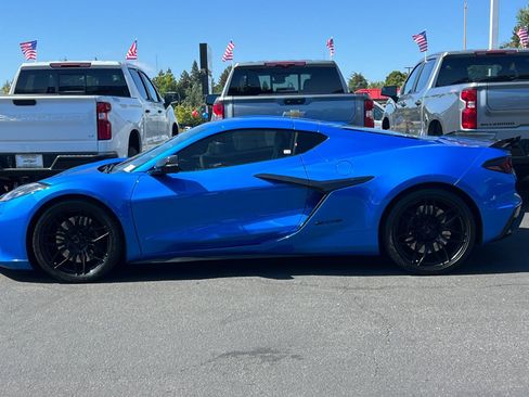 Used 2024 Chevrolet Corvette Z06 RWD image 8