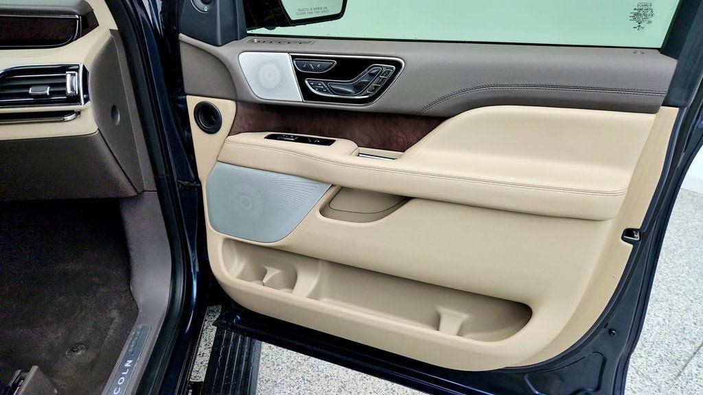 Used 2022 Lincoln Navigator Reserve RWD image 25