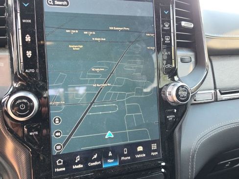 Used 2022 RAM 2500 Limited image 7