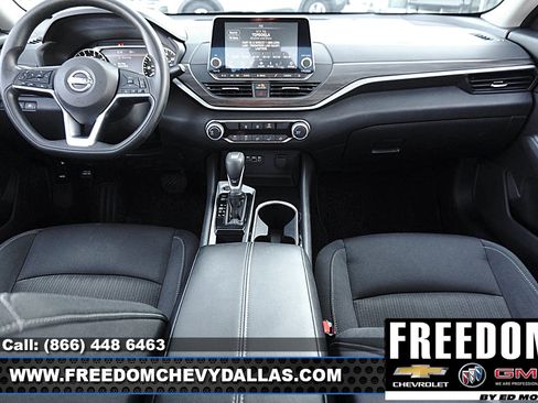 Used 2024 Nissan Altima 2.5 SV FWD image 7