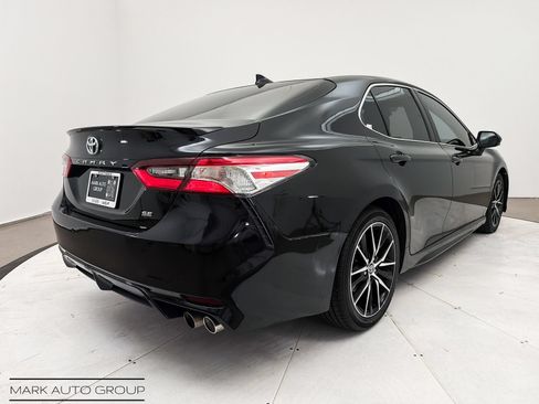 Used 2021 Toyota Camry SE FWD image 14