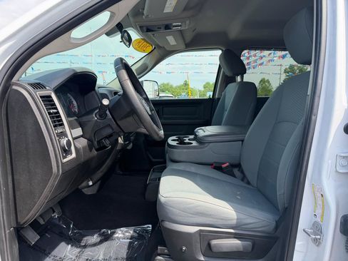 Used 2018 RAM 2500 Tradesman w/ Chrome Appearance Group AWD/4WD image 13