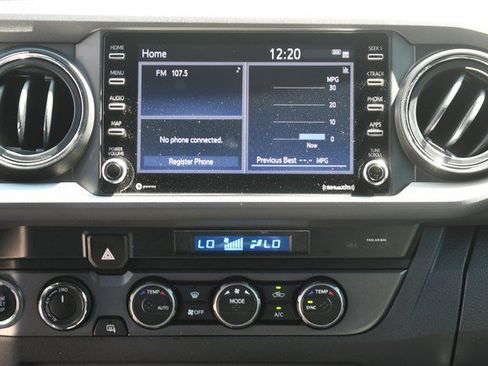Certified 2022 Toyota Tacoma TRD Off-Road w/ Technology Package AWD/4WD image 19