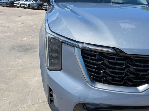 Certified 2025 Kia Sorento S FWD image 10