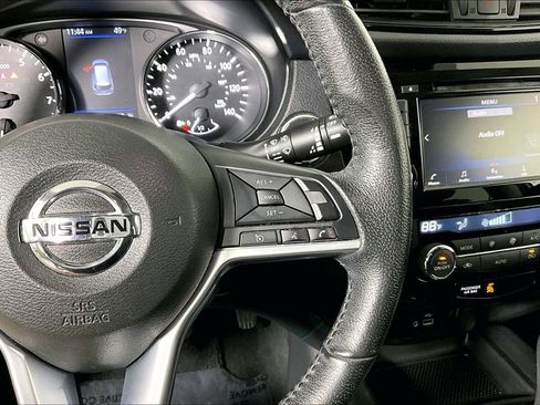 Used 2019 Nissan Rogue SV image 19