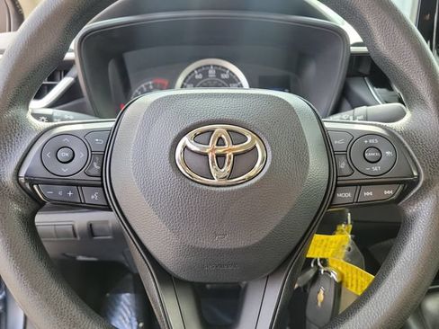 Used 2022 Toyota Corolla LE FWD image 22