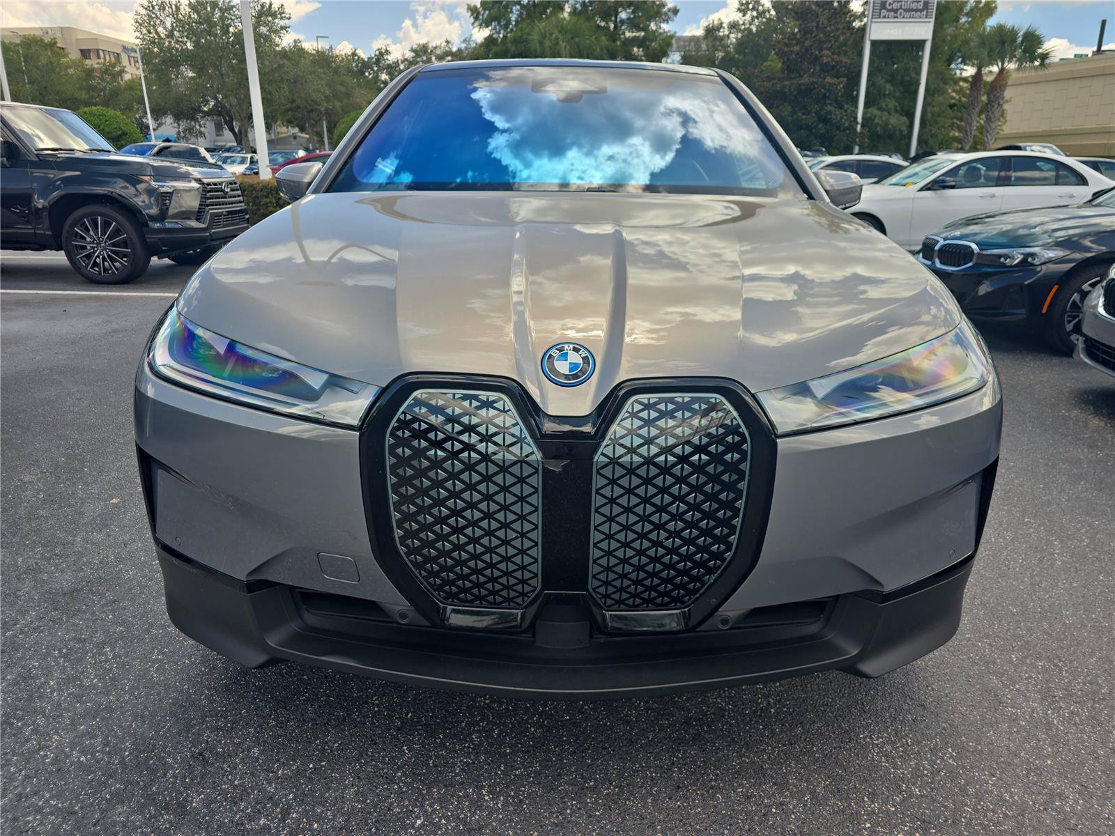 Used 2024 BMW iX xDrive50 AWD/4WD image 2
