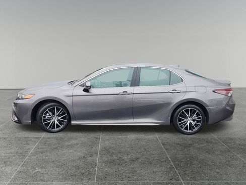 Certified 2024 Toyota Camry SE w/ Convenience Package image 4