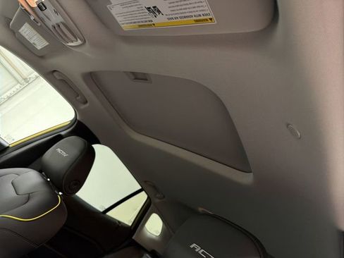 Used 2025 Chevrolet Trax ACTIV w/ Sunroof Package image 22