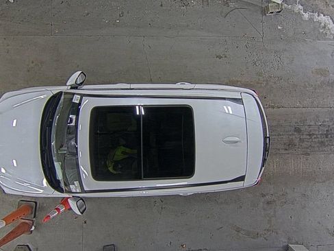 Used 2023 Acura MDX SH-AWD w/ Technology Package image 12