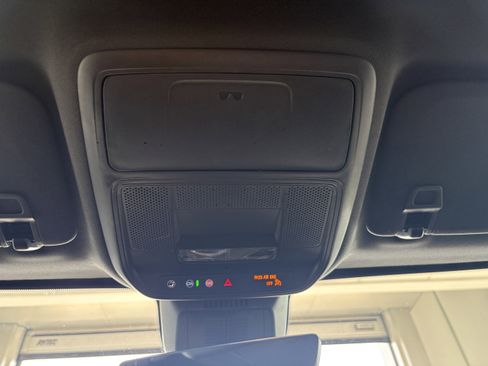 Used 2025 Chevrolet Equinox LT w/ Convenience Package II image 19