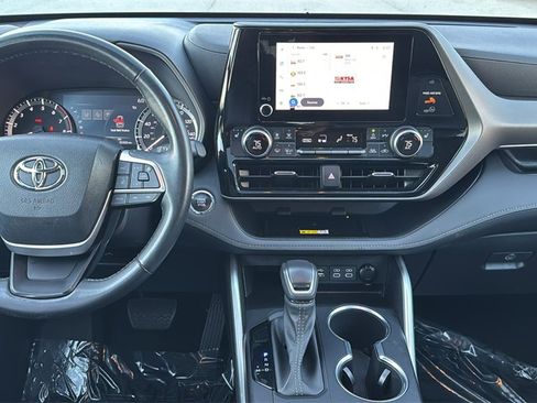 Used 2023 Toyota Highlander XLE image 35