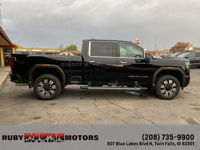 Used 2024 GMC Sierra 2500 Denali w/ Denali Reserve Package AWD/4WD image 8