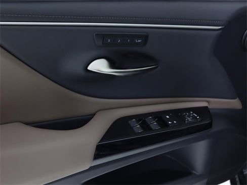 New 2025 Lexus ES 350 w/ Premium Package image 11