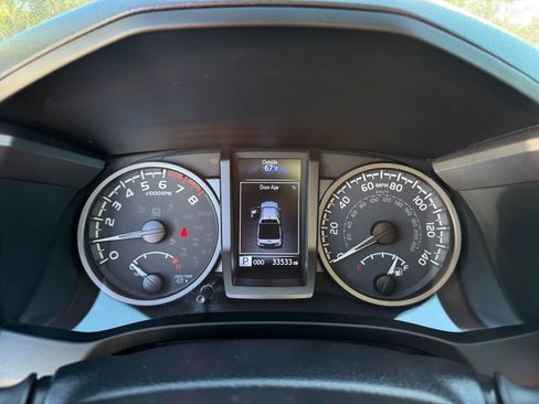 Used 2022 Toyota Tacoma TRD Off-Road image 22