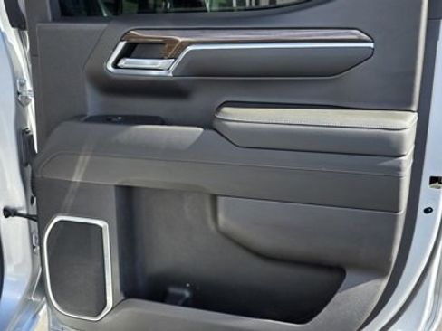 Used 2022 Chevrolet Silverado 1500 LT image 12