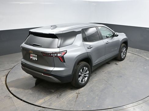 Used 2025 Chevrolet Equinox LT image 29