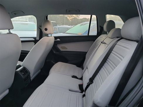Certified 2022 Volkswagen Tiguan S image 8