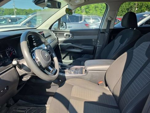 Used 2021 Kia Sorento LX AWD/4WD image 10
