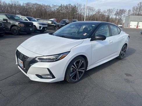 Used 2023 Nissan Sentra SR w/ SR Premium Package image 4