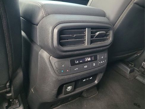 Used 2024 Honda Pilot Elite image 13